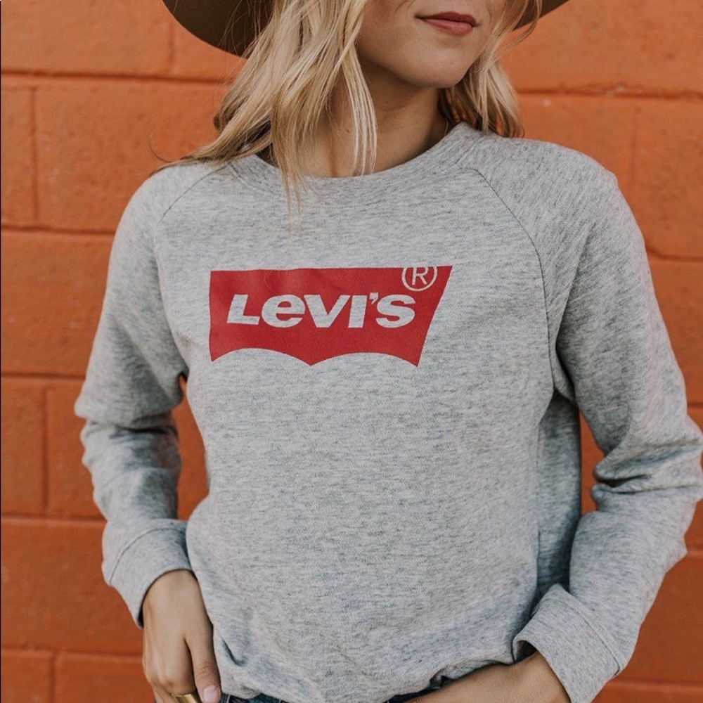‼️🌟HOST PICK 🌟‼️ Levi’s - Logo Crew Neck